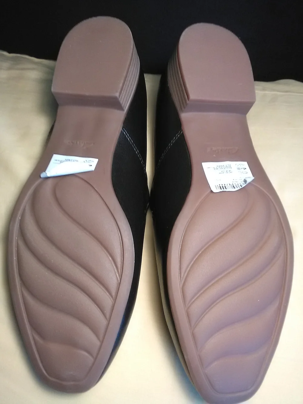 NWT Clarks Black Leather Slip-On Loafers for Women SZ. 8.5 SHARP SOFT INSOLE